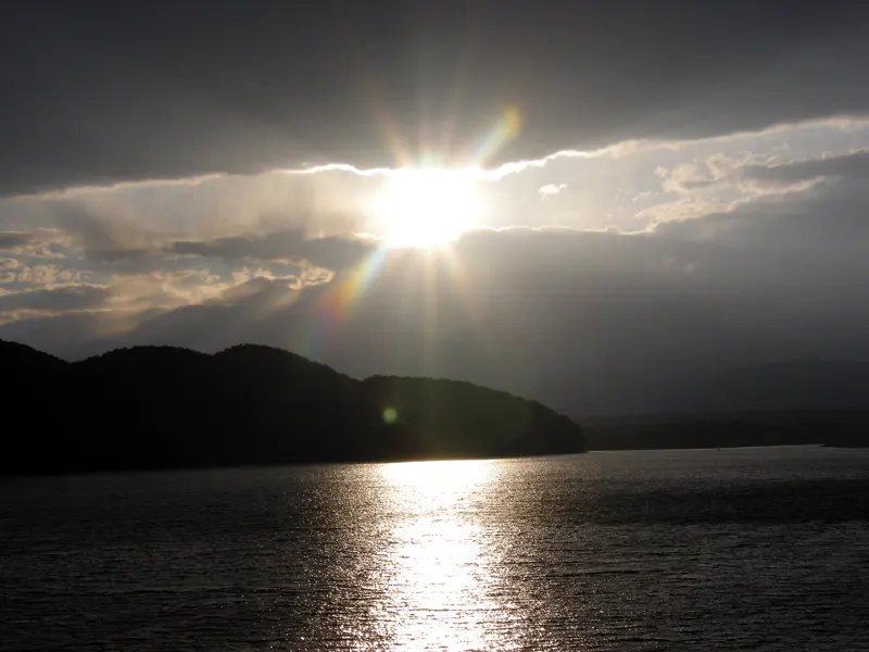 夕暮れの釜房湖